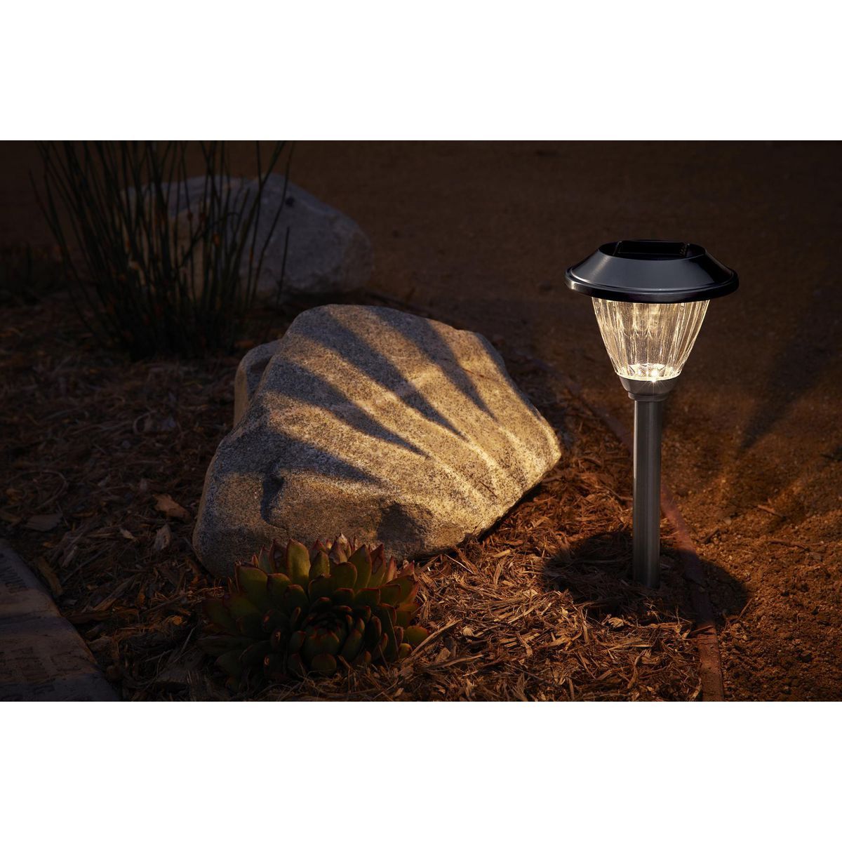 Harbor freight solar clearance walkway lights